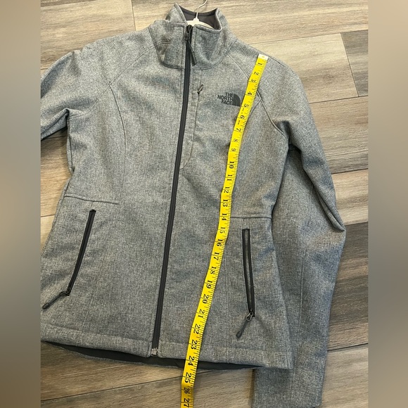 The North Face Womem Windwall Jacket- XS - Picture 8 of 11